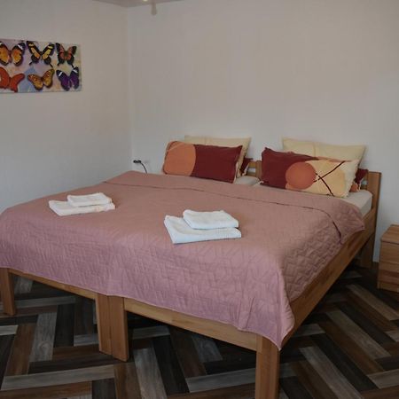 Ferienwohnung Am Steigerwaldrand Sugenheim Bagian luar foto